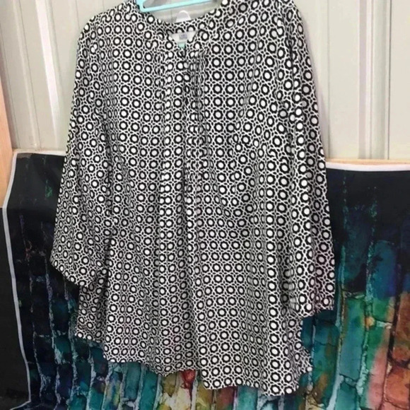 Croft&Barrow plus size 2X blouse/top black‎ and white with flower design - Picture 1 of 9